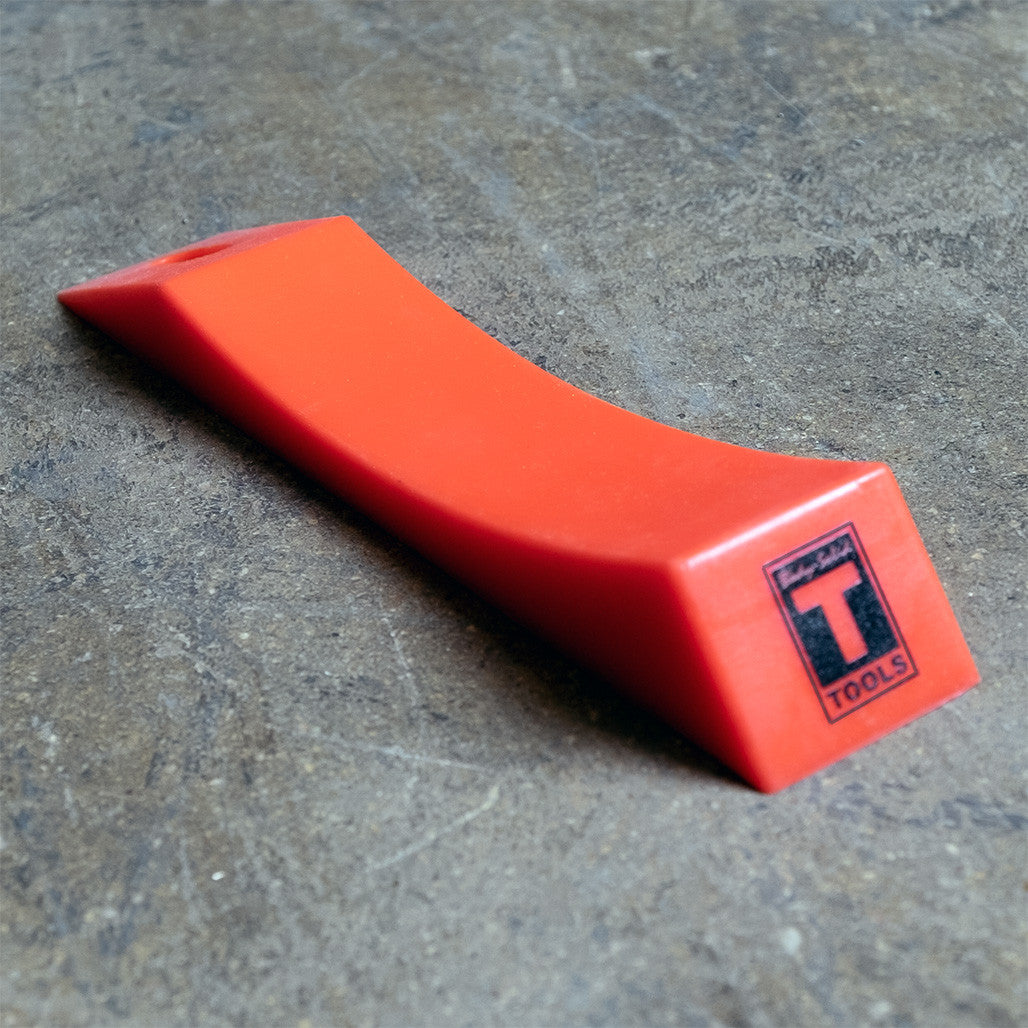 Body-Solid Tools BSTOPW deadlift wedge for easier barbell plate loading.
